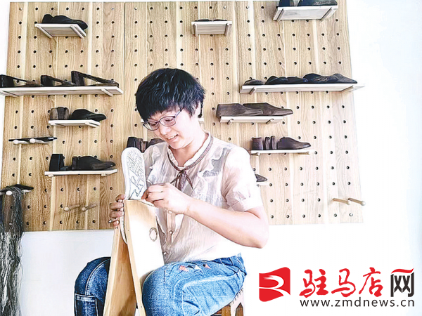 遗每一双都卓尔“布”凡AG旗舰厅足尖上的非(图1)