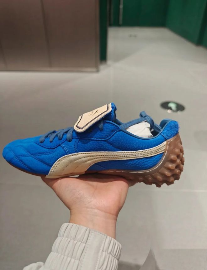 ！Rihanna、NewJeans联名款释出AG旗舰厅网Lisa、王嘉尔加持LV潮鞋出圈(图14)