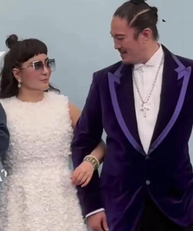 实：刘嘉玲脸垮了舒淇又嫩了胡杏儿赢麻AG旗舰厅ios澳门水舞间镜头好真(图13)