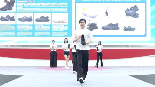 广交会！惠东女鞋2026新品引领新潮流AG旗舰厅ios版30款智能样鞋亮相(图4)